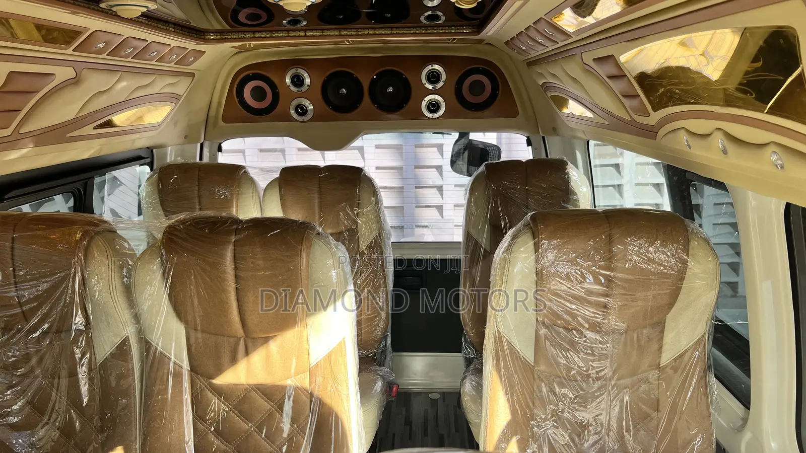 Toyota HiAce 2019 White