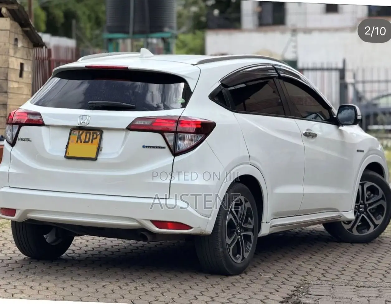 Honda Vezel 2017 White