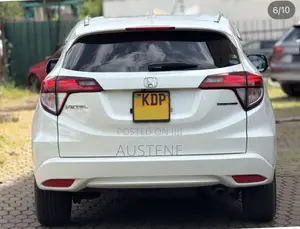 Honda Vezel 2017 White