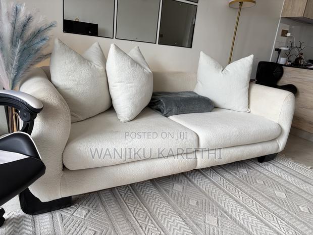 Bouncysofa - main view