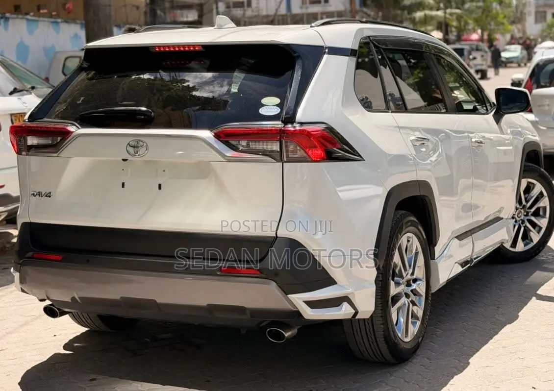 Toyota RAV4 2019 Pearl