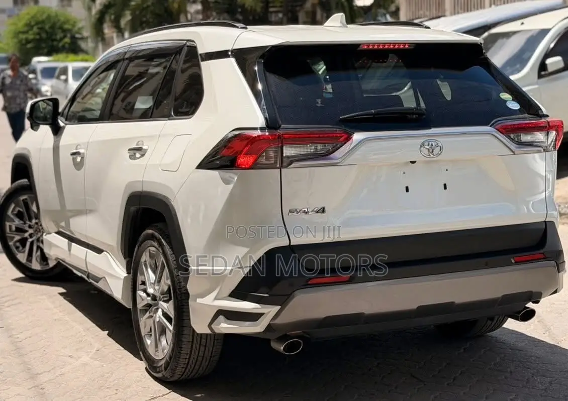 Toyota RAV4 2019 Pearl