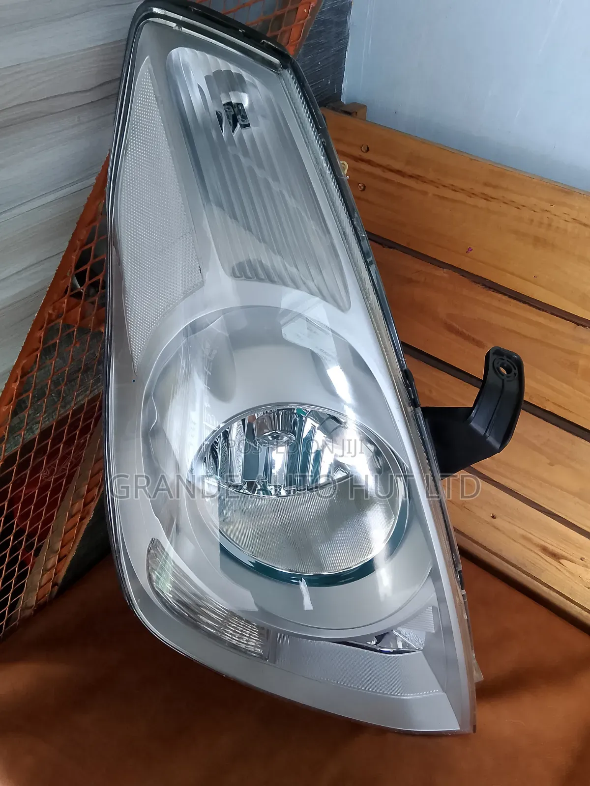 Right Headlamp Hyundai H1/Starex