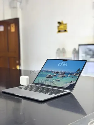 Laptop Apple MacBook Air 2024 M3 13-inch 8GB Apple M3 SSD 512GB