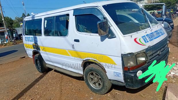 Toyota HiAce 2003 White