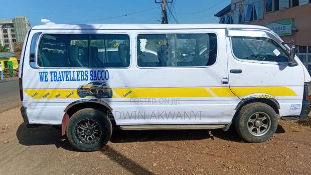 Toyota HiAce 2003 White - thumbnail 3