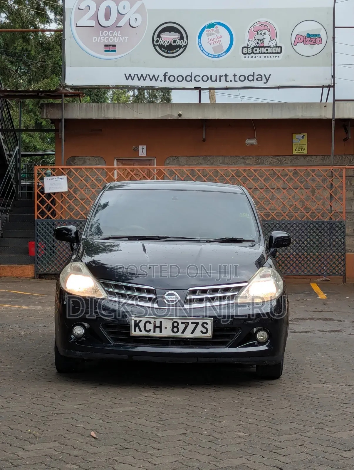 Nissan Tiida 2010 Black
