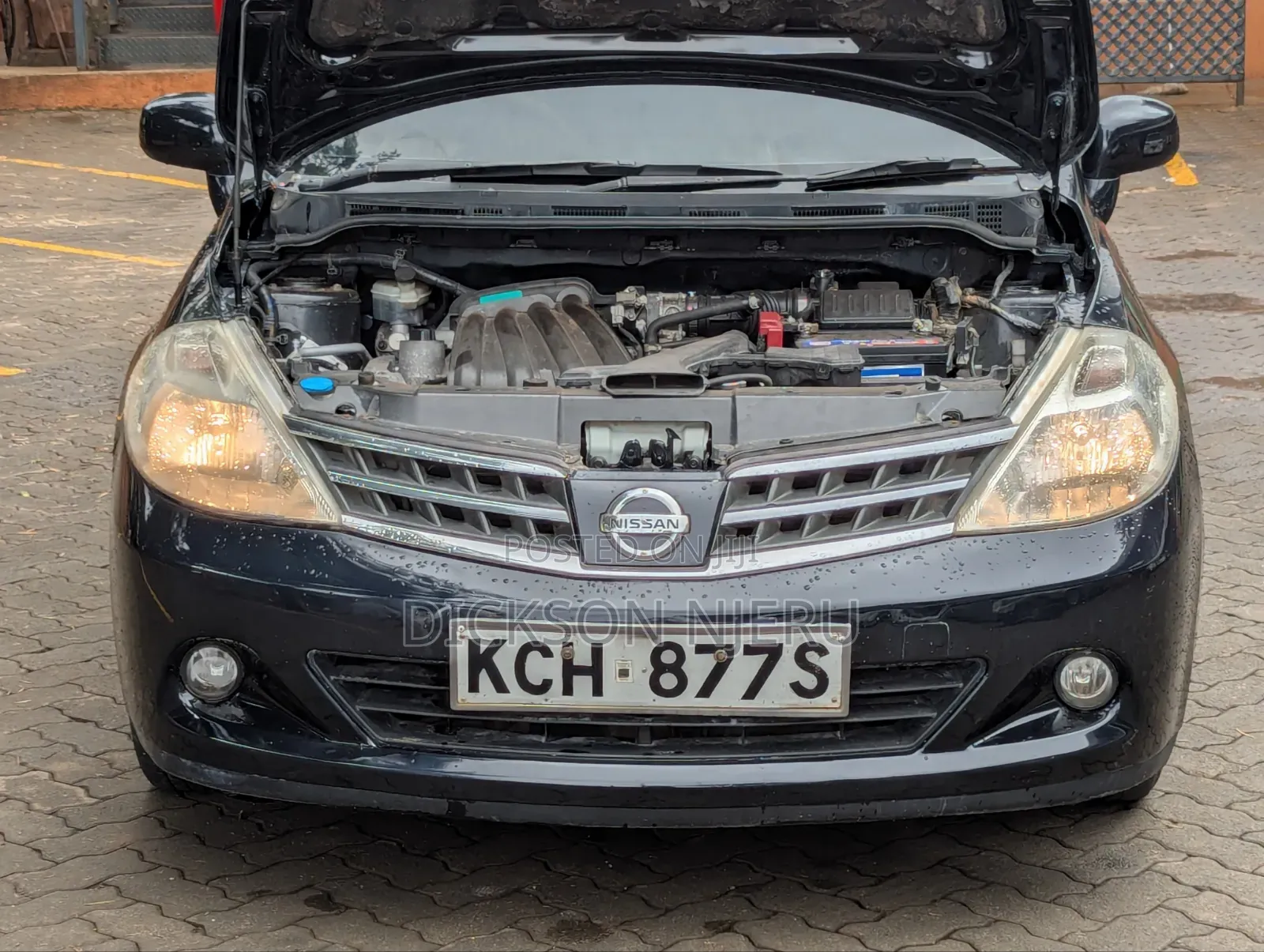 Nissan Tiida 2010 Black