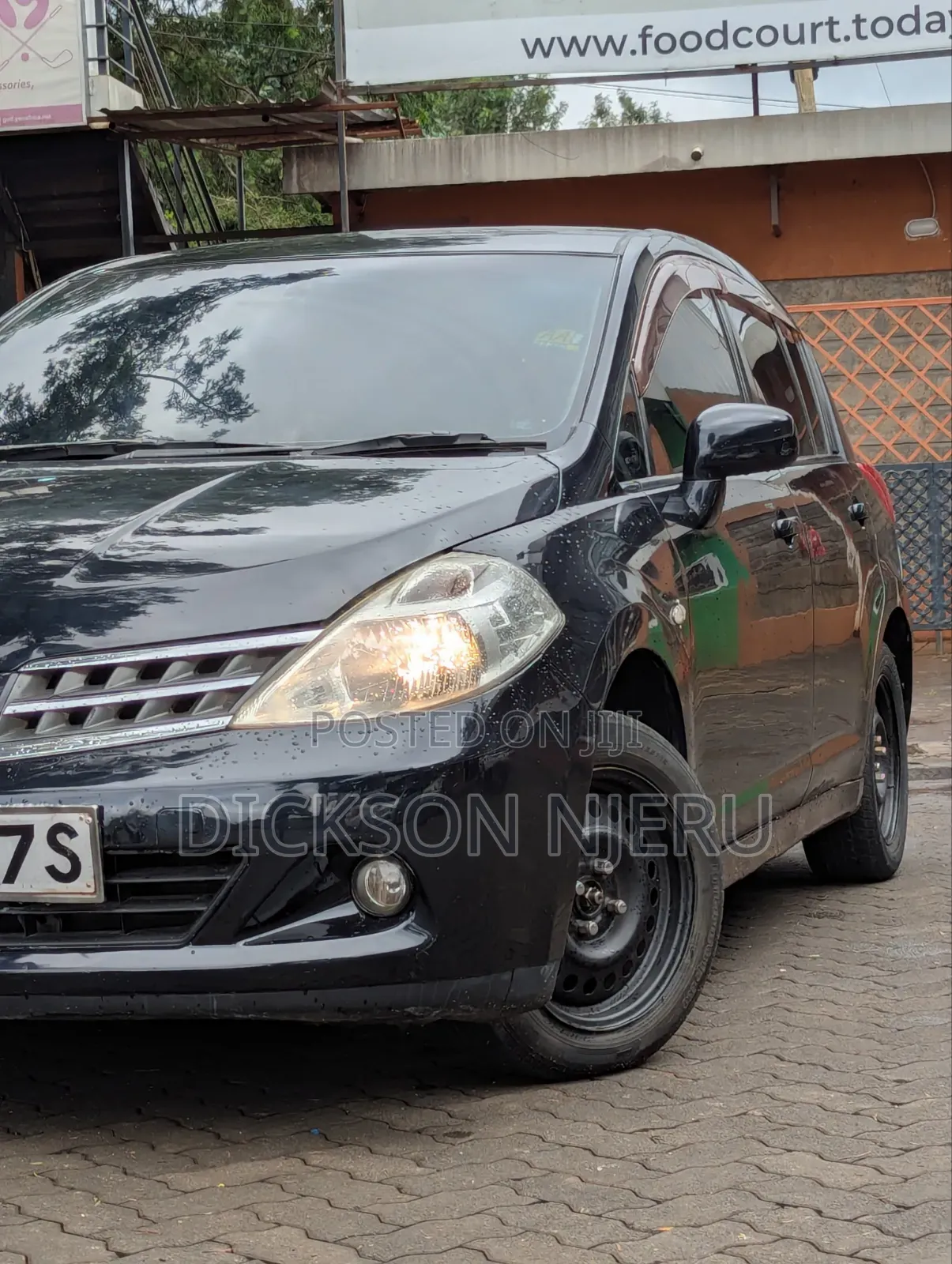 Nissan Tiida 2010 Black