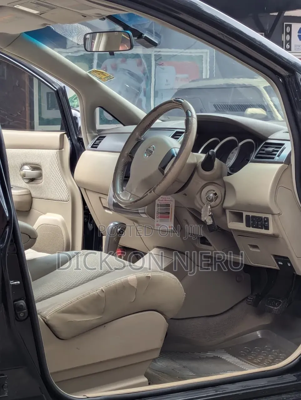 Nissan Tiida 2010 Black
