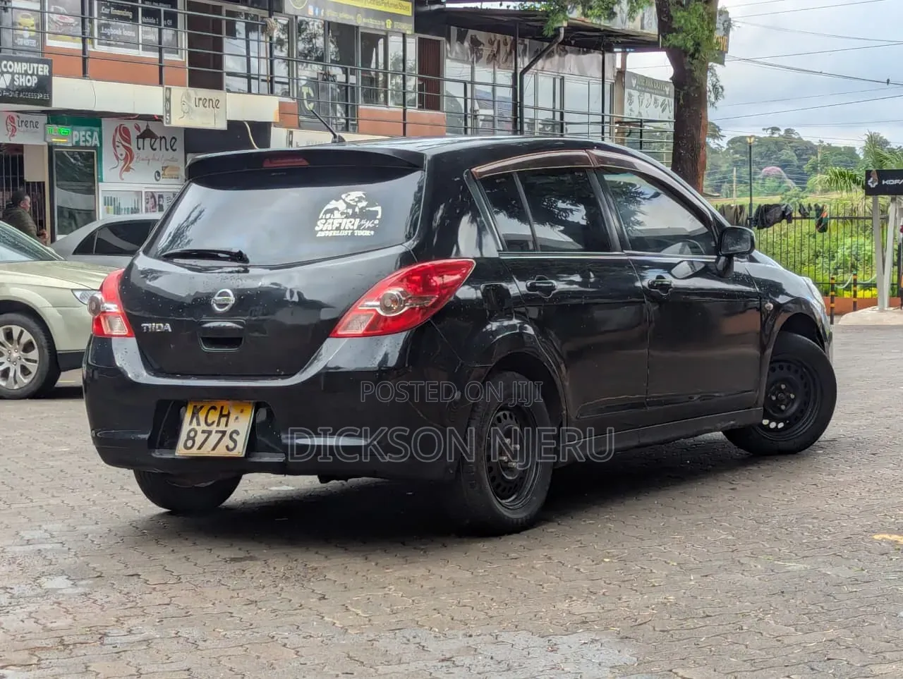 Nissan Tiida 2010 Black