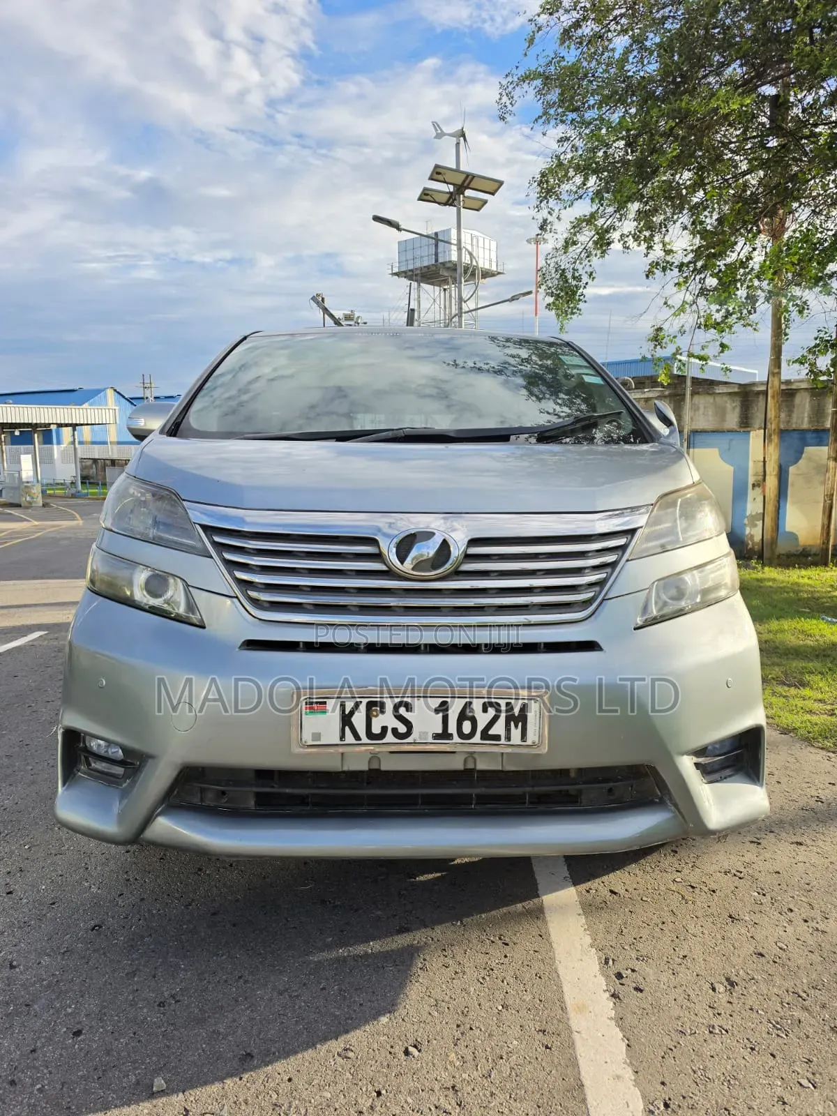 Toyota Vellfire 2012 Silver