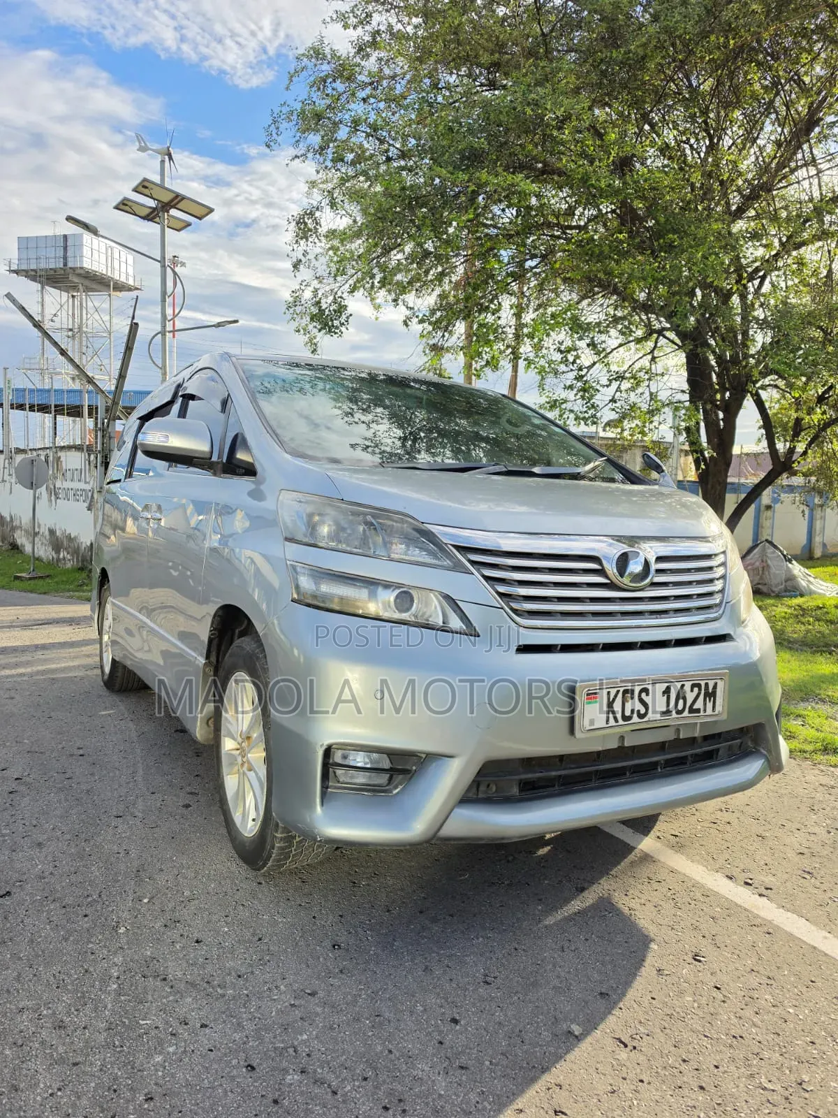 Toyota Vellfire 2012 Silver