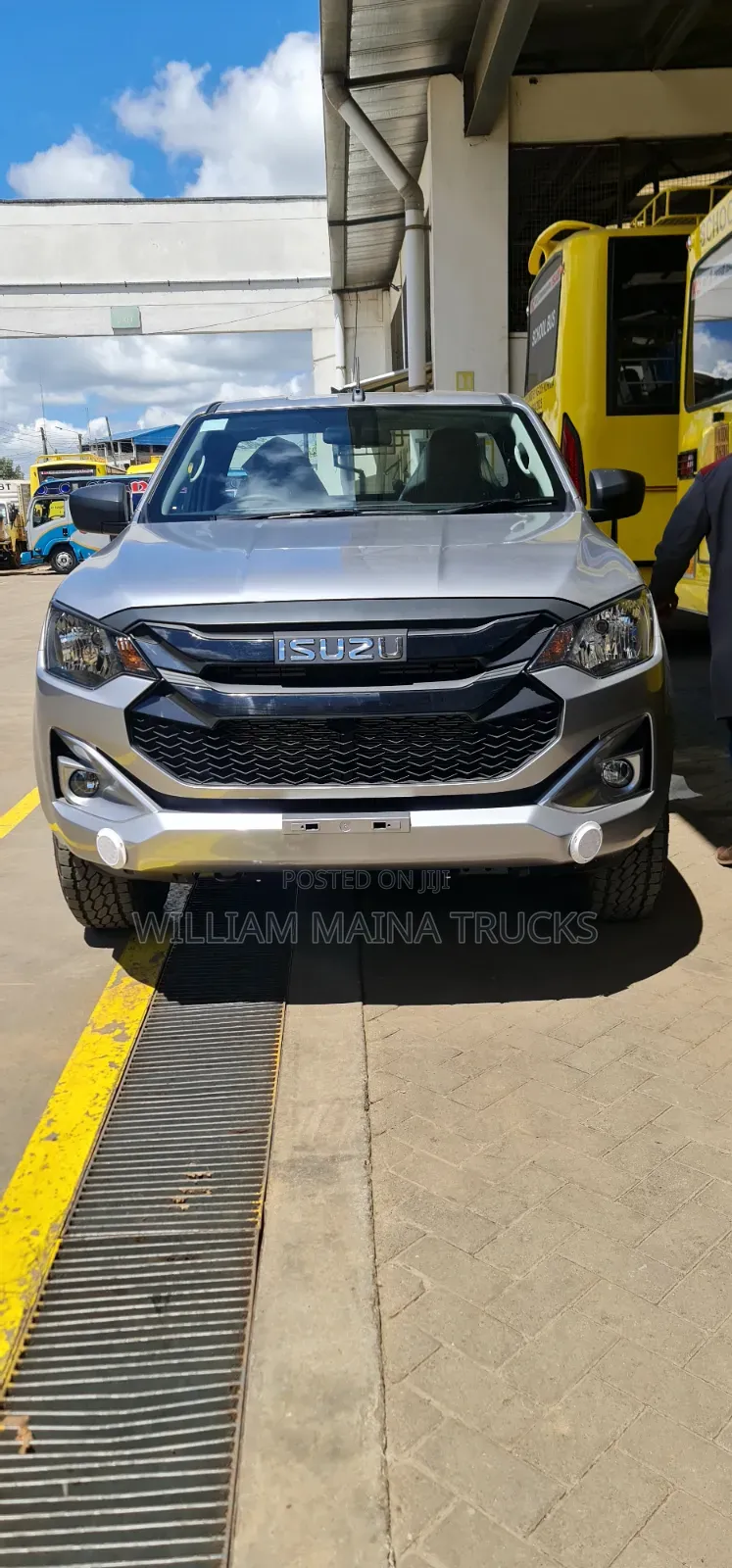 New Isuzu D-MAX 2026 Silver
