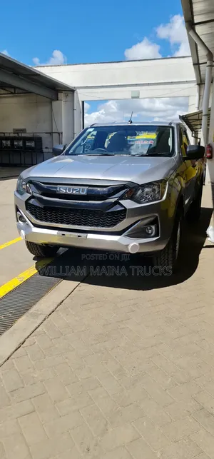 New Isuzu D-MAX 2026 Silver