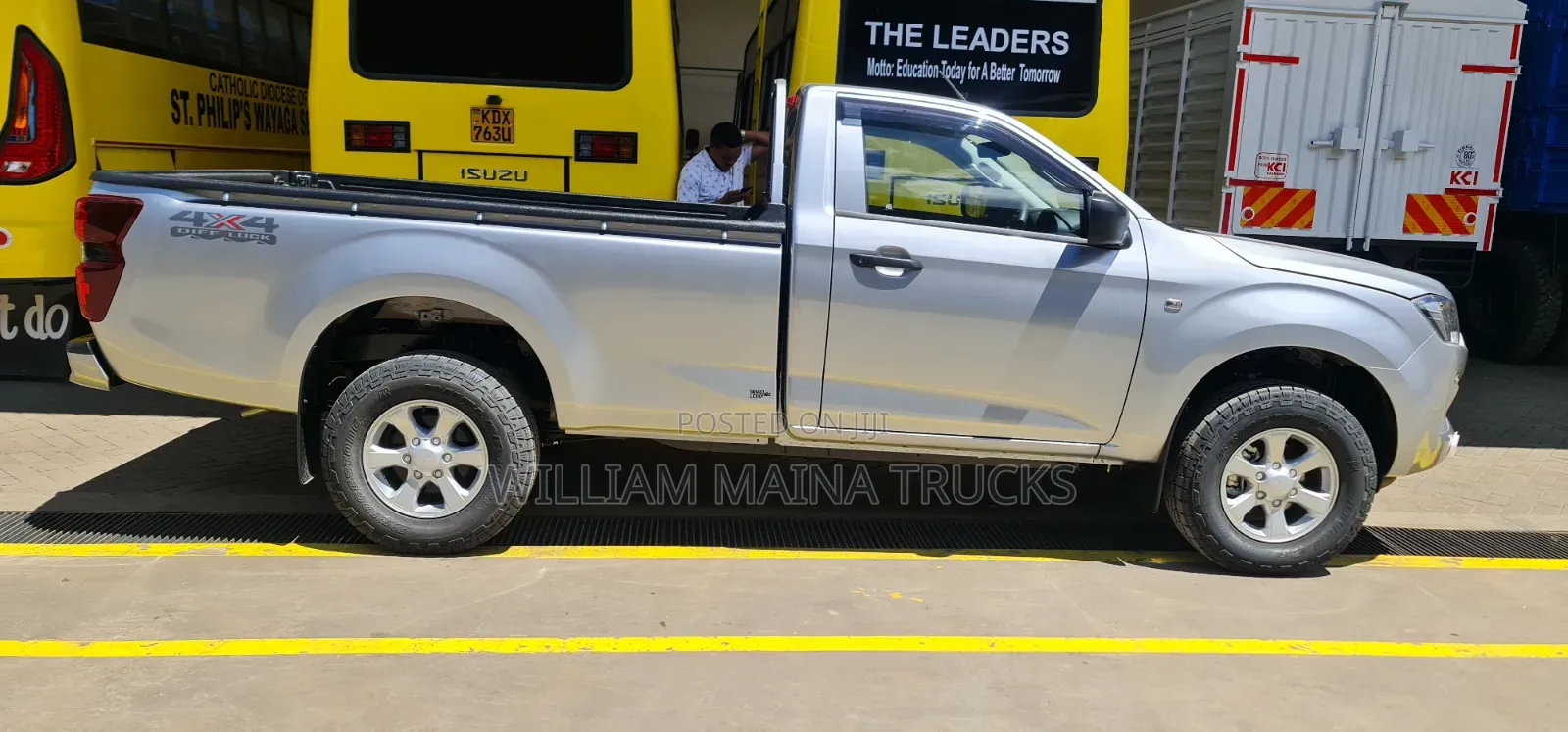 New Isuzu D-MAX 2026 Silver
