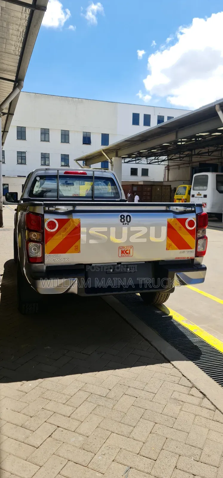 New Isuzu D-MAX 2026 Silver