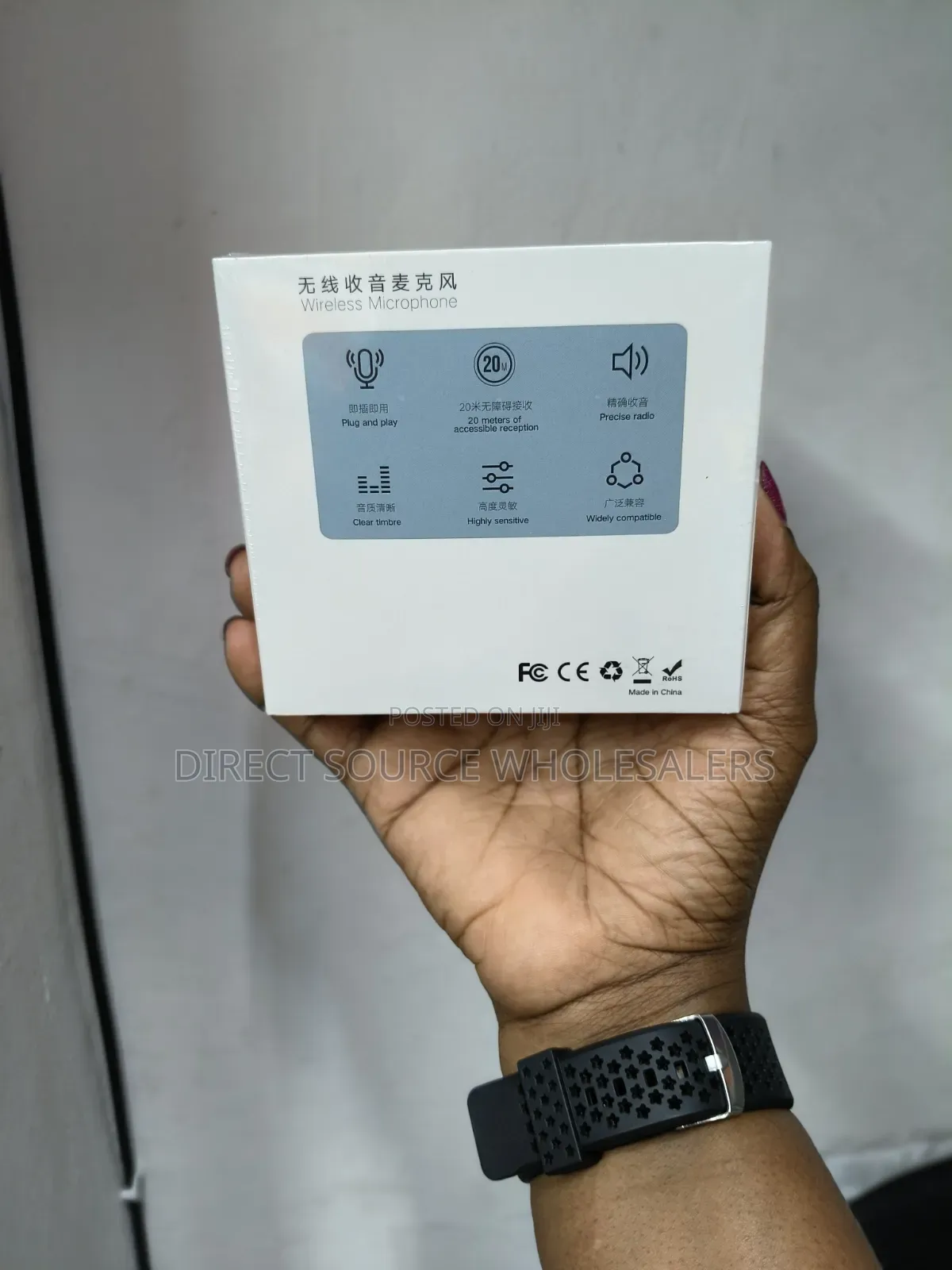 Clip-on Wireless Microphone for Video Recording