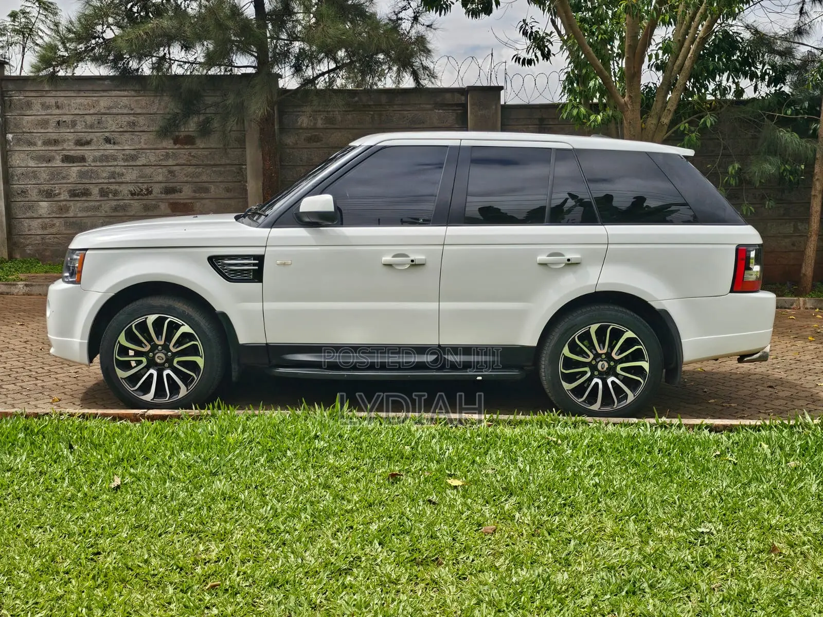 Land Rover Range Rover Sport 2012 White