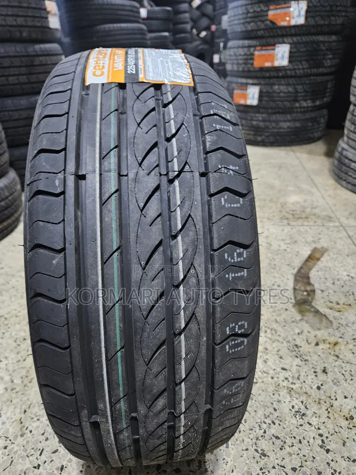 225/40r18 Centara 92w