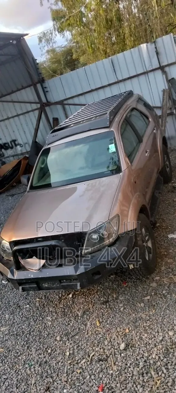 Modern Roof Rack Toyota Fortuner
