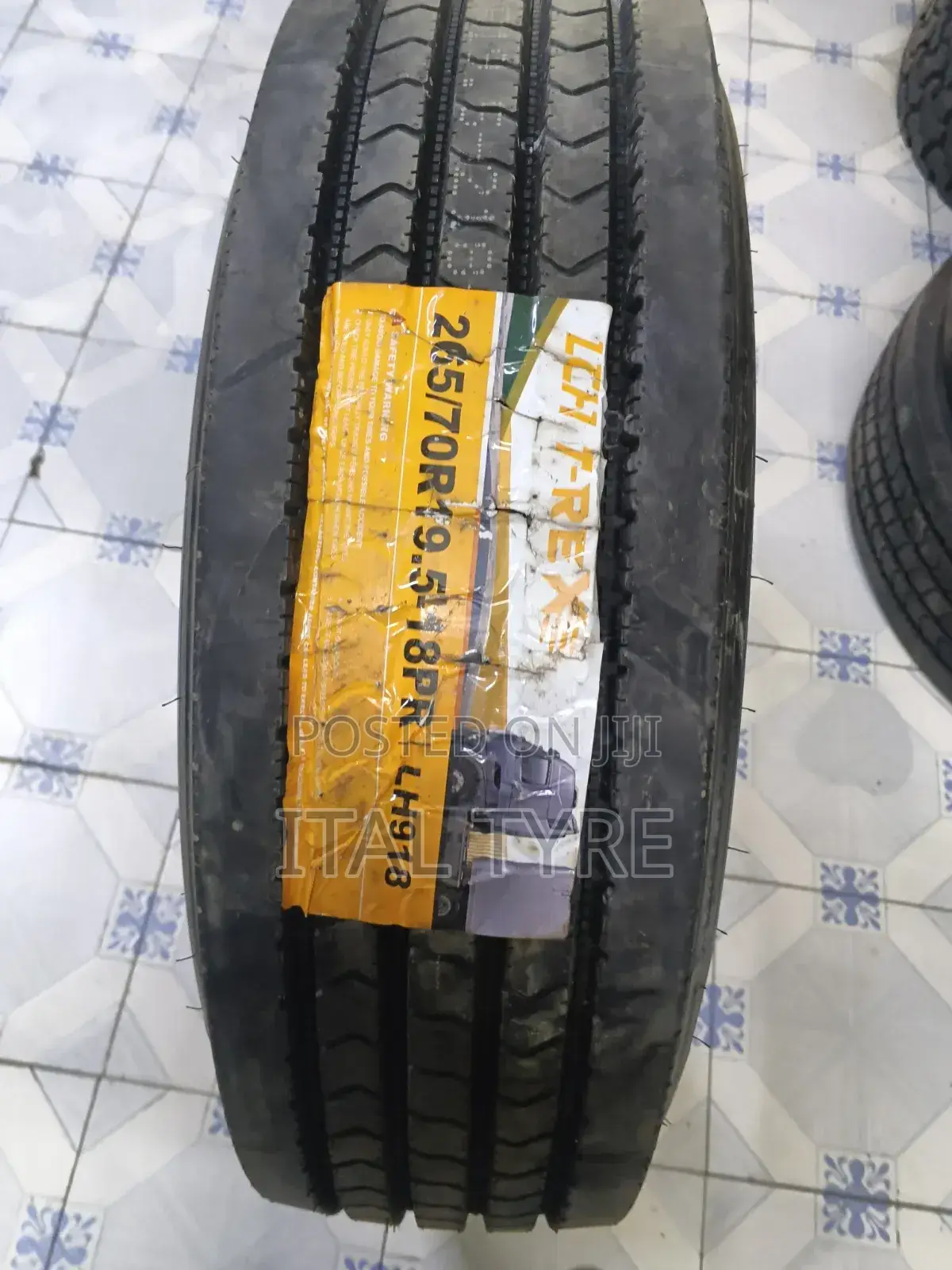 265/70r19.5 LCH