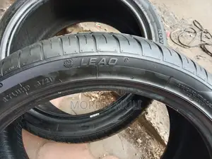 245/40r19 Leao