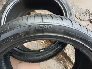 245/40r19 Leao