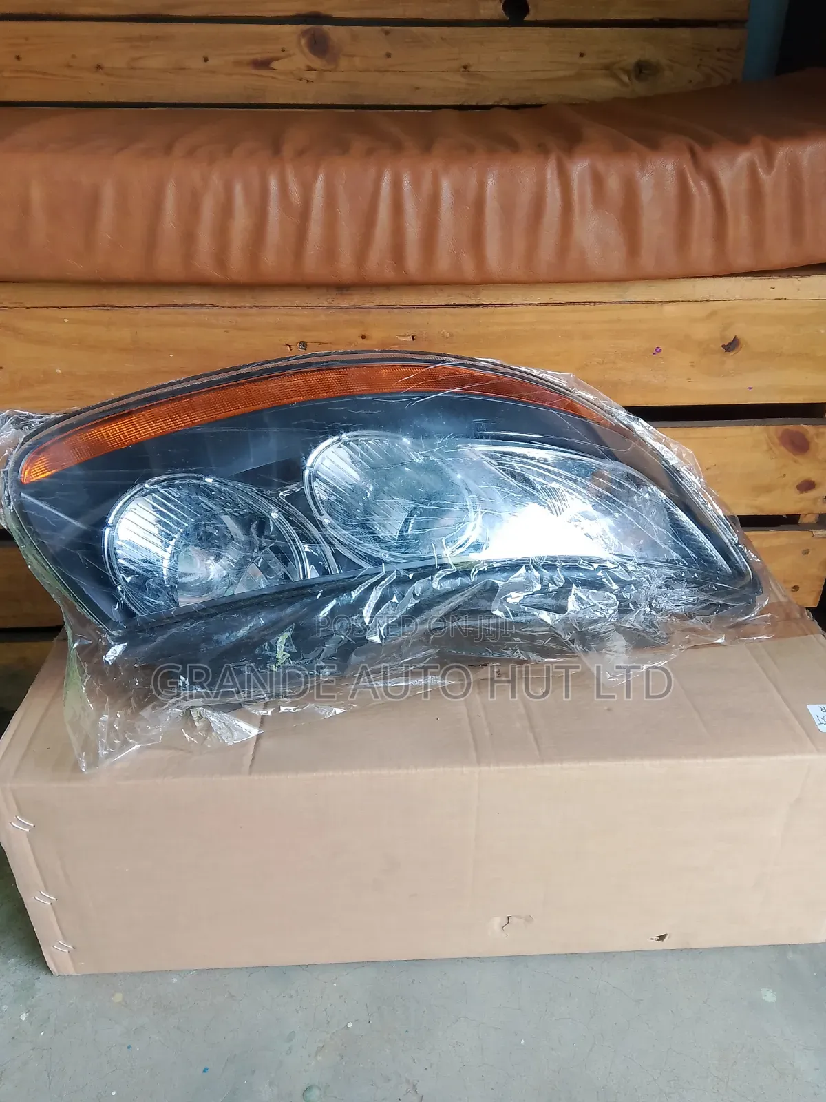 Head Lamp Right Hand Hyundai Santa Fe 2008