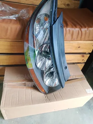 Head Lamp Right Hand Hyundai Santa Fe 2008
