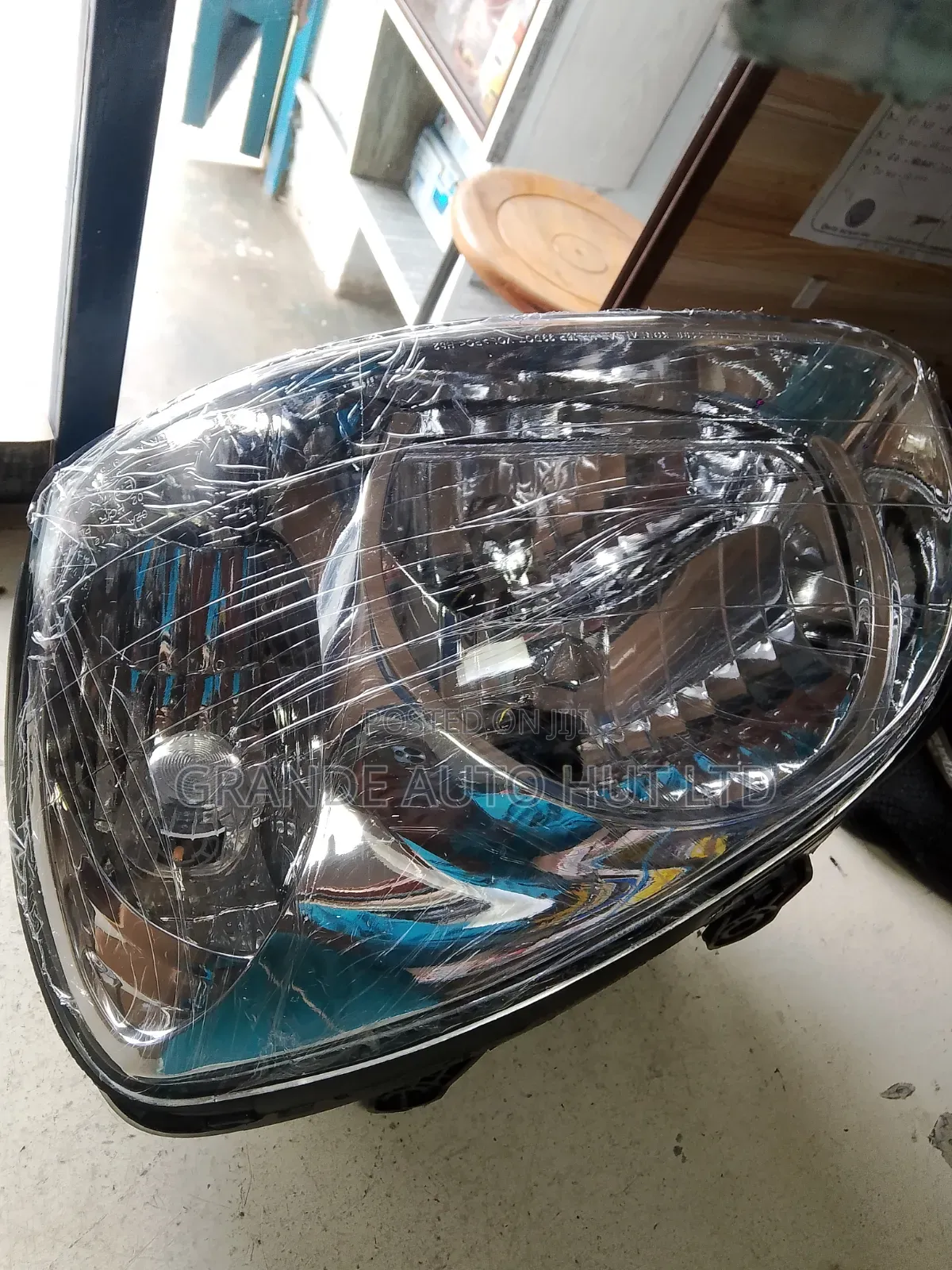 Head Lamp Left Hyundai Santa Fe 2005