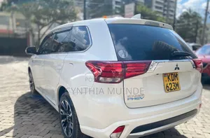 Mitsubishi Outlander 2015 White