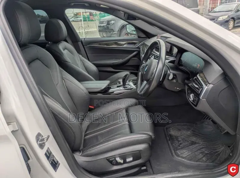 BMW 523i 2019 White