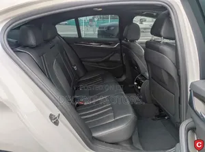 BMW 523i 2019 White