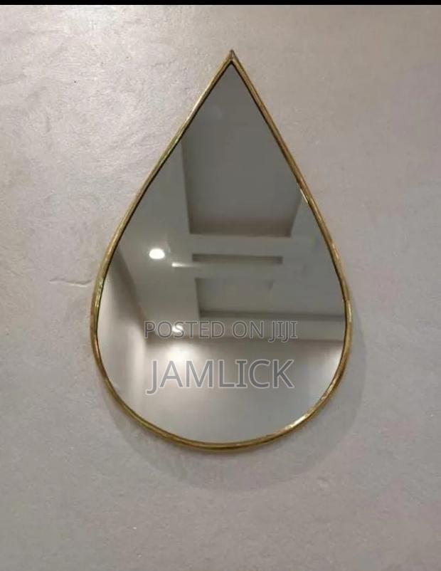 Decorative Oval Shaped Mirror - Bz
