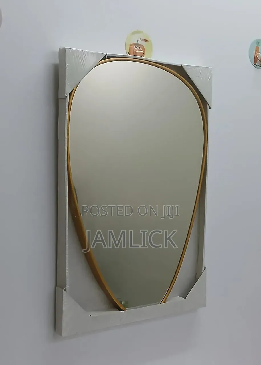 Decorative Oval Shaped Mirror - Bz