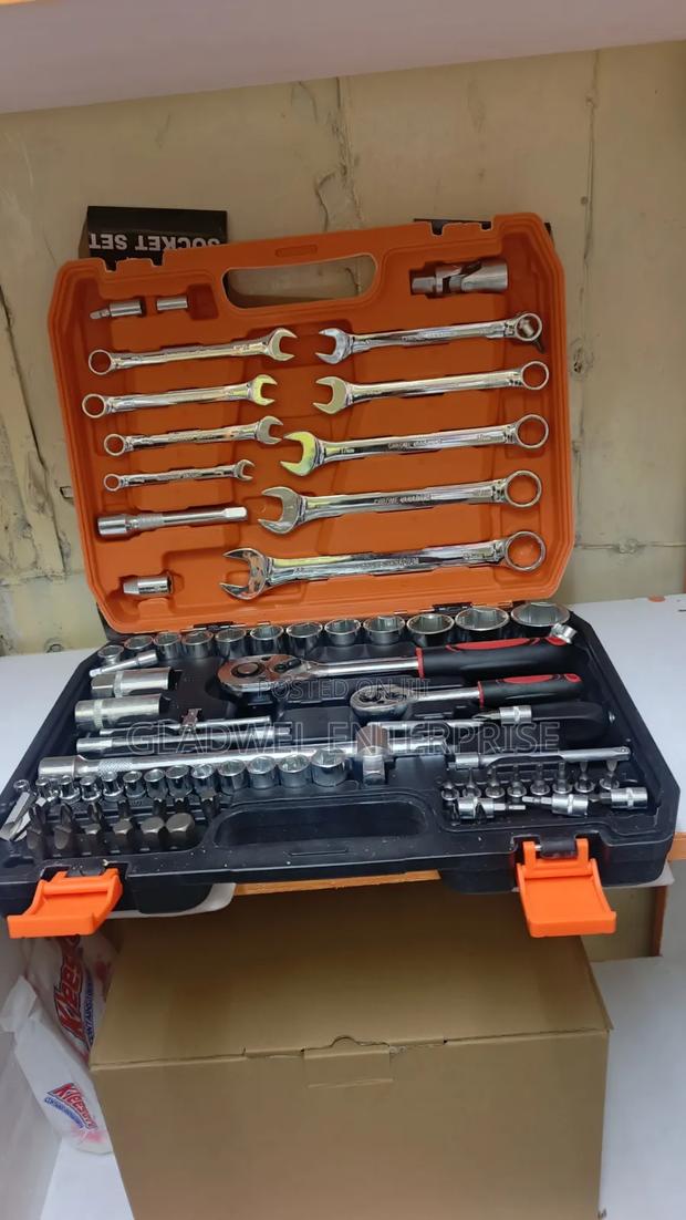 82pcs Electrical Toolbox