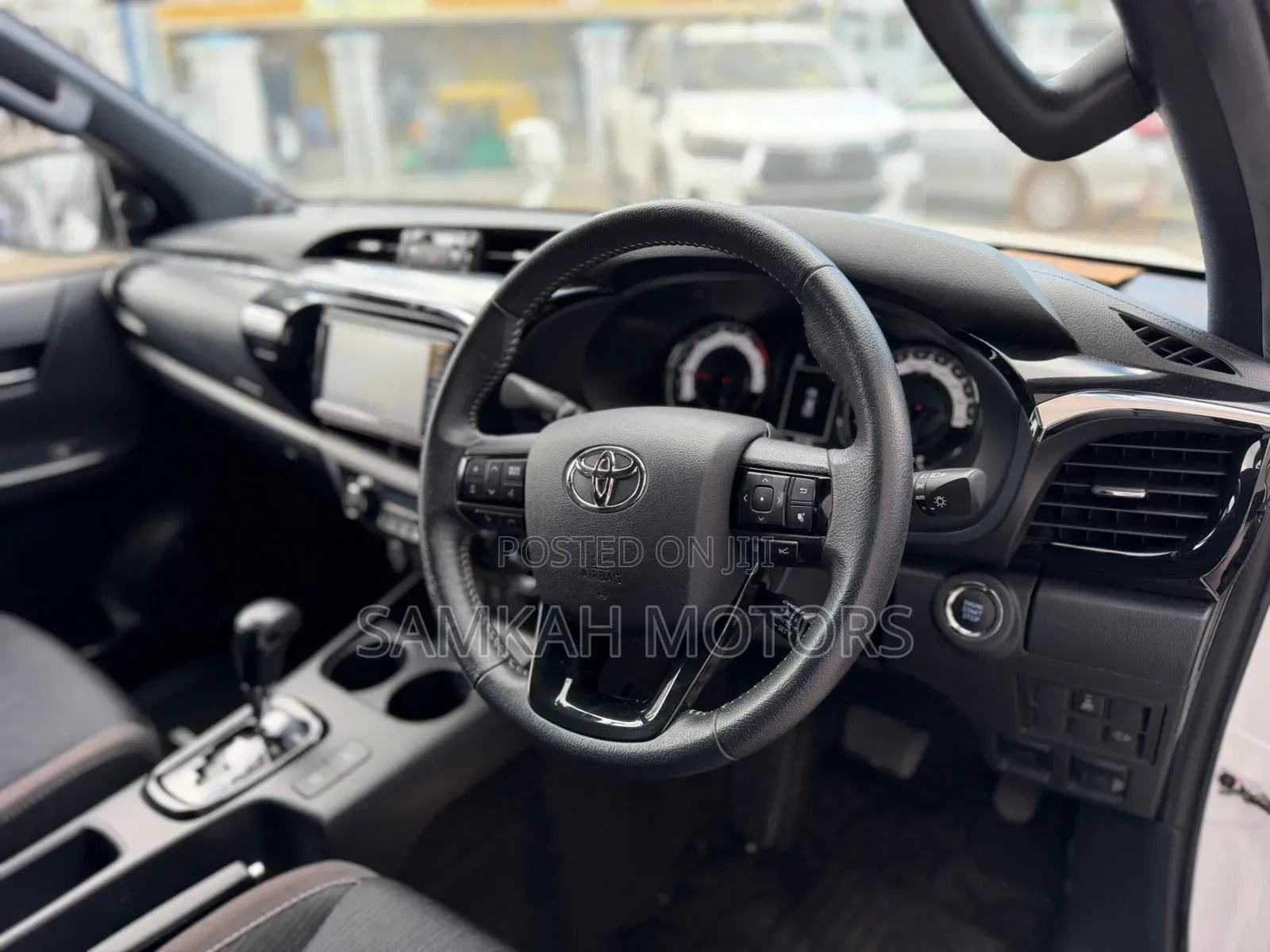 Toyota Hilux 2021 White