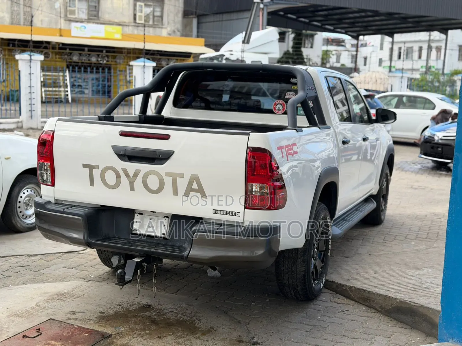 Toyota Hilux 2021 White