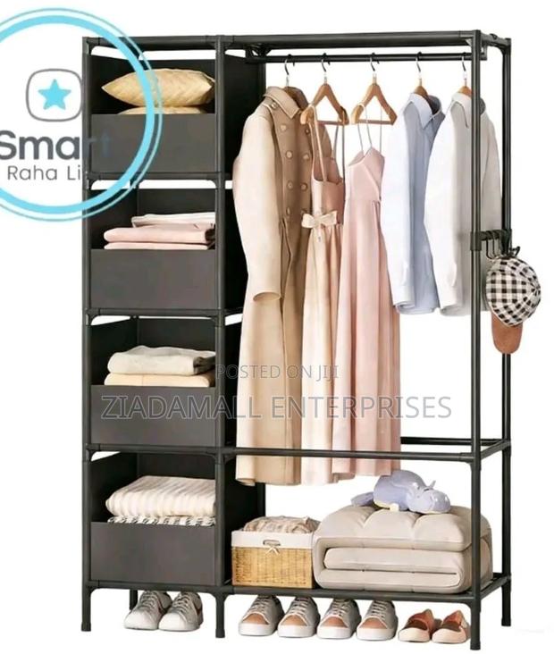 Medusa Portable Wardrobe – Durable, Compact, and Convenient