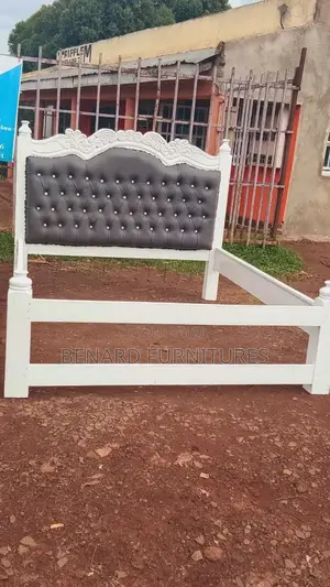 Grey/White Morket Bed