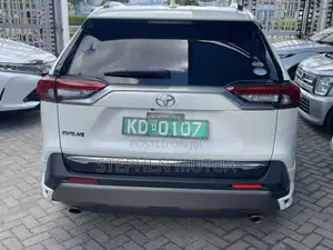 Toyota RAV4 Limited FWD 2020 White