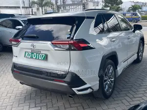 Toyota RAV4 Limited FWD 2020 White