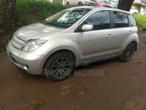 Toyota IST 2003 Silver