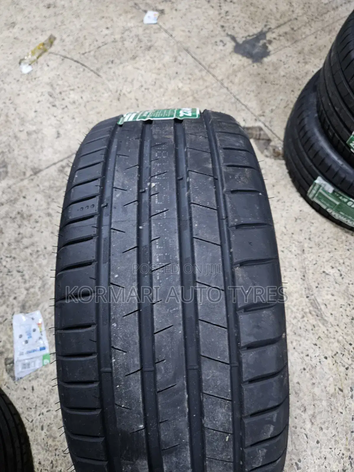 235/45r18 Dovroad Tyre