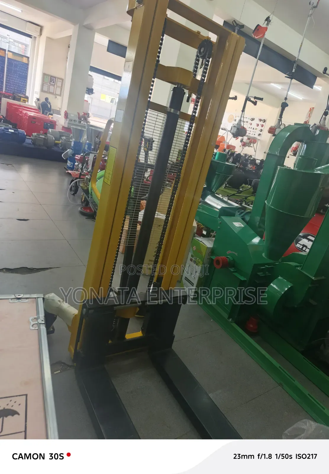 Commercial Hydraulic/Manual Stacker 1.5t (3m)