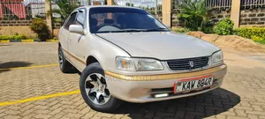 Toyota Corolla 2000 Gold