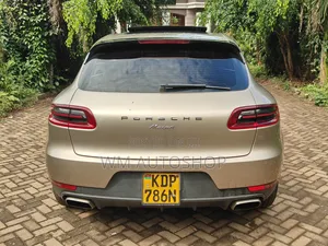 Porsche Macan Turbo 2017 Beige