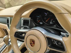 Porsche Macan Turbo 2017 Beige