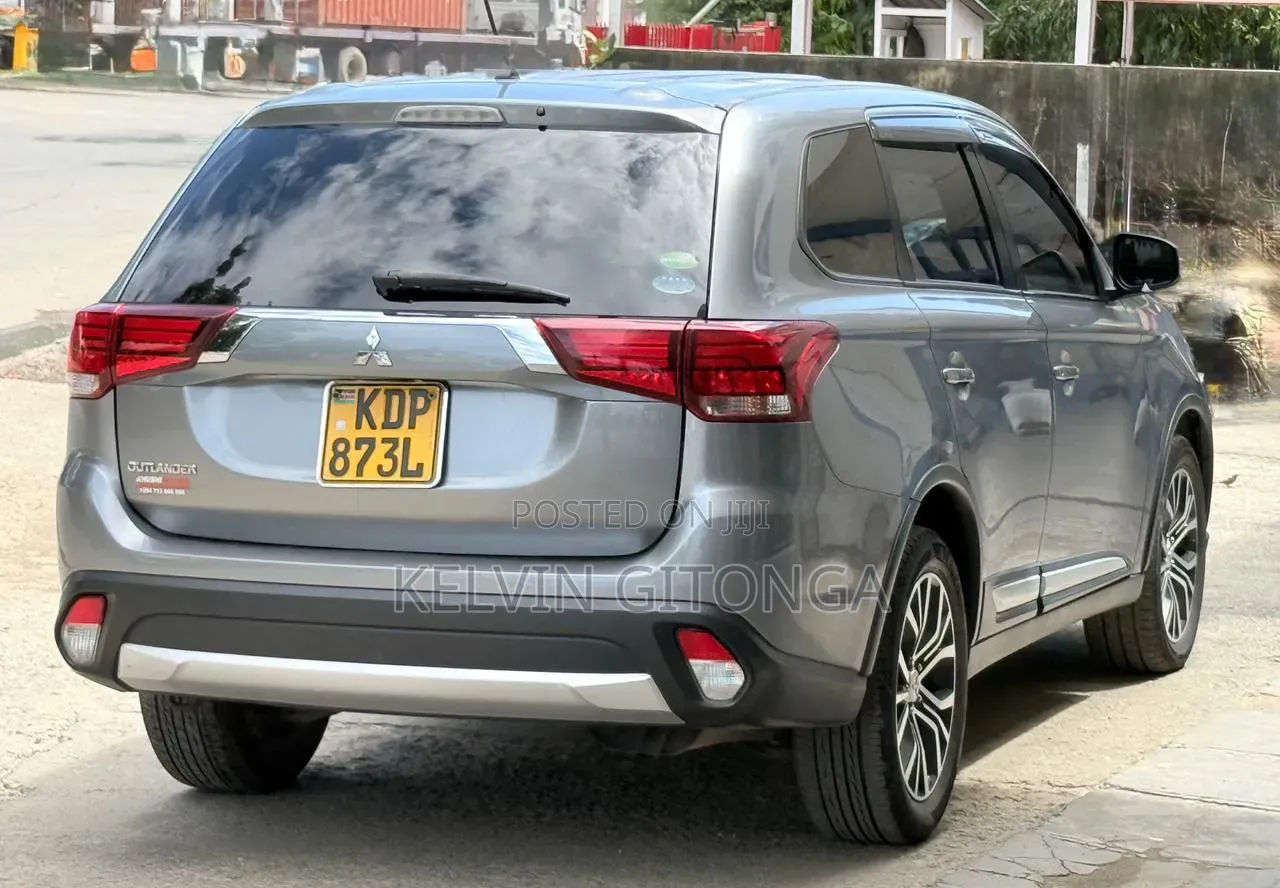 Mitsubishi Outlander 2016 Gray